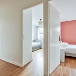 Apartmán Lovely 2br Flat With Terrace Near Bus & Tram Station *