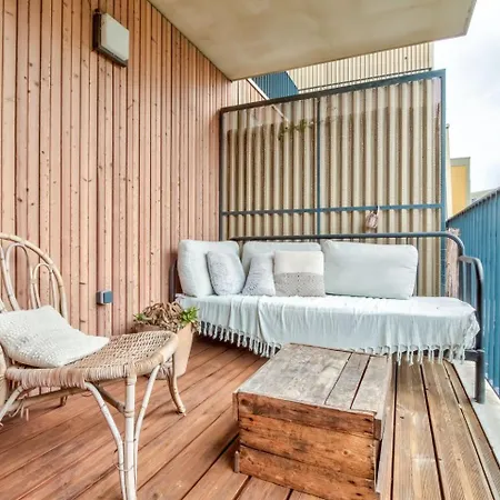 Lovely 2br Flat With Terrace Near Bus & Tram Station * Bordeaux